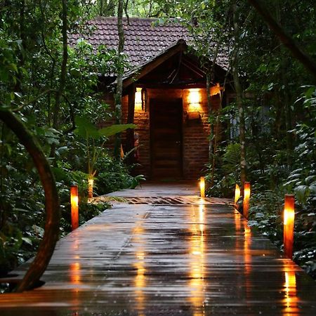 Tierra Guarani Lodge プエルト・イグアス エクステリア 写真