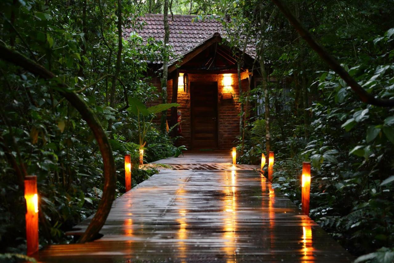 Tierra Guarani Lodge プエルト・イグアス エクステリア 写真
